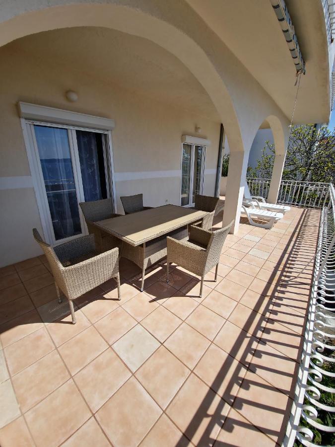 טרוגיר Apartments Cacija מראה חיצוני תמונה