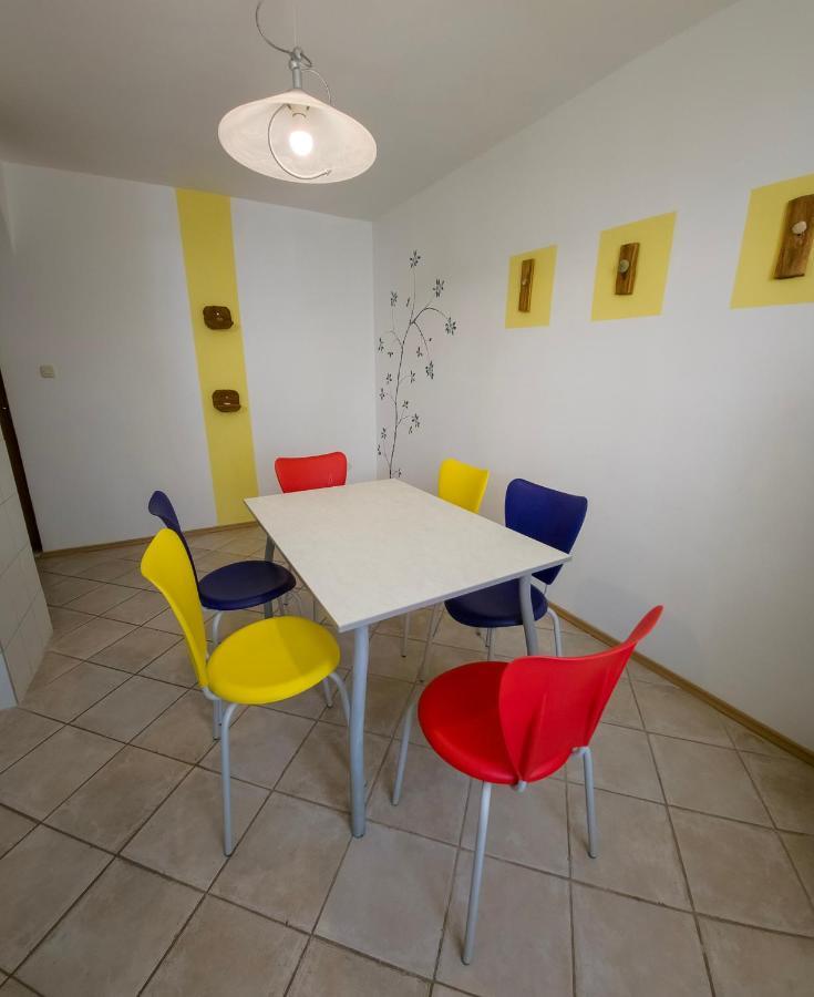 טרוגיר Apartments Cacija מראה חיצוני תמונה