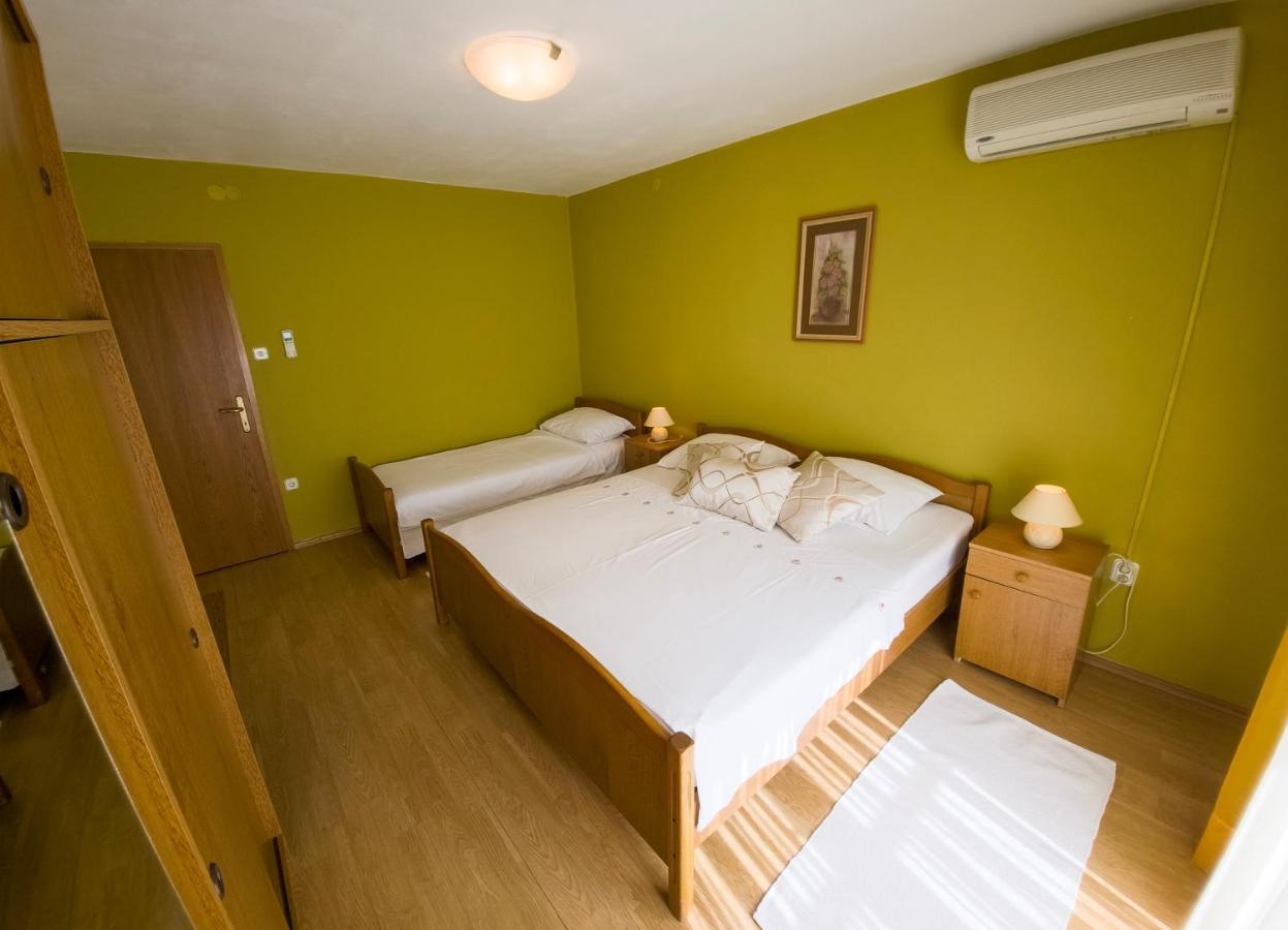 טרוגיר Apartments Cacija מראה חיצוני תמונה