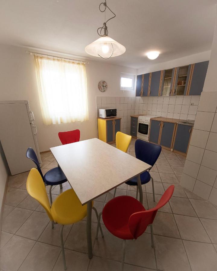 טרוגיר Apartments Cacija מראה חיצוני תמונה