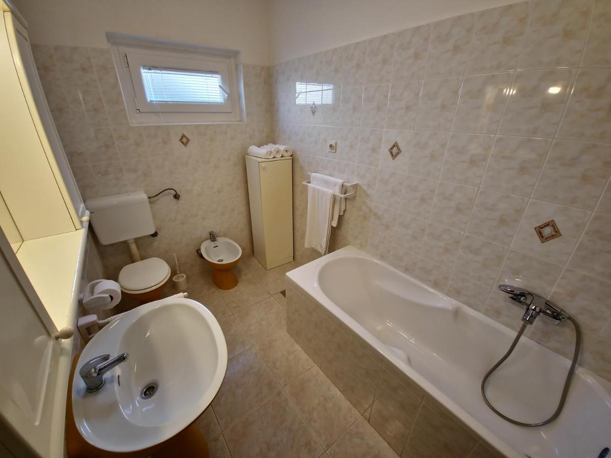 טרוגיר Apartments Cacija מראה חיצוני תמונה